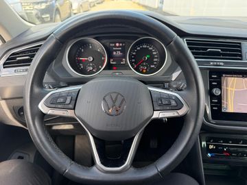 Volkswagen Tiguan - 11