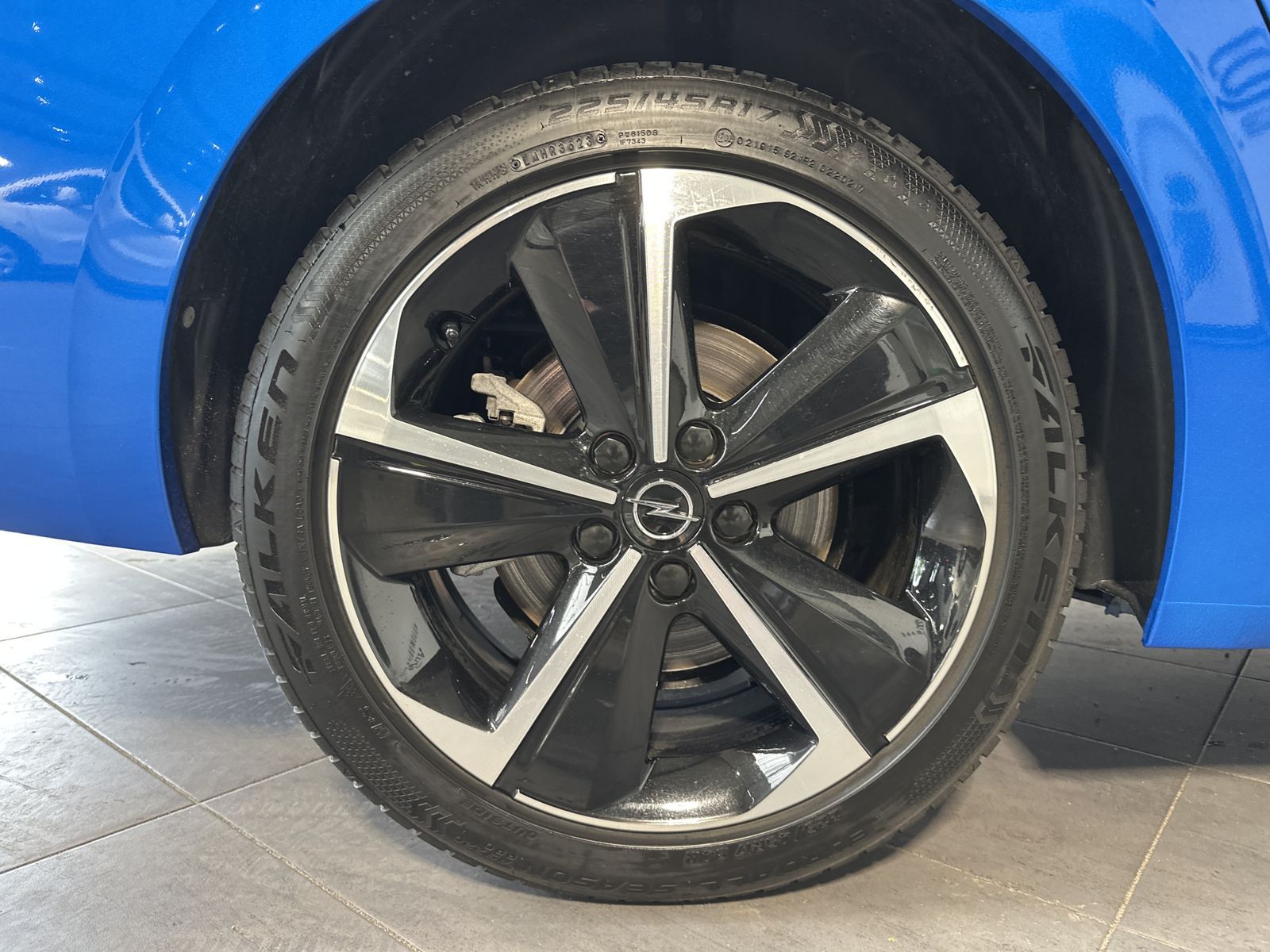 Fahrzeugabbildung Opel Astra SpT 1.6 Hybrid Elegance NAV+LED+ACC+180°
