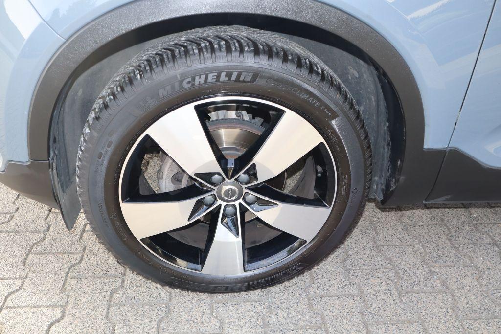 Volvo XC40 T3 Geartronic Momentum Pro|AHK|NAVI|R-CAM|