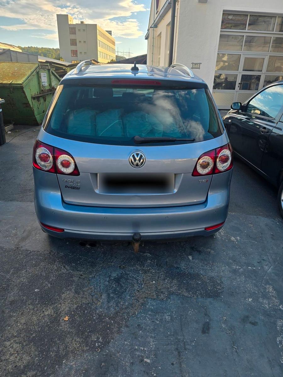 Volkswagen Golf 2010 — engine 122 HP (90kW)
