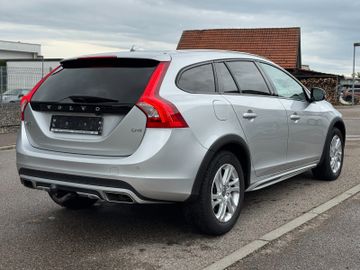 Volvo V60 Cross Country - 10