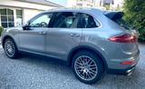 Porsche Cayenne Turbo Turbo - Porsche Cayenne mit Benzin-Antrieb: Grau