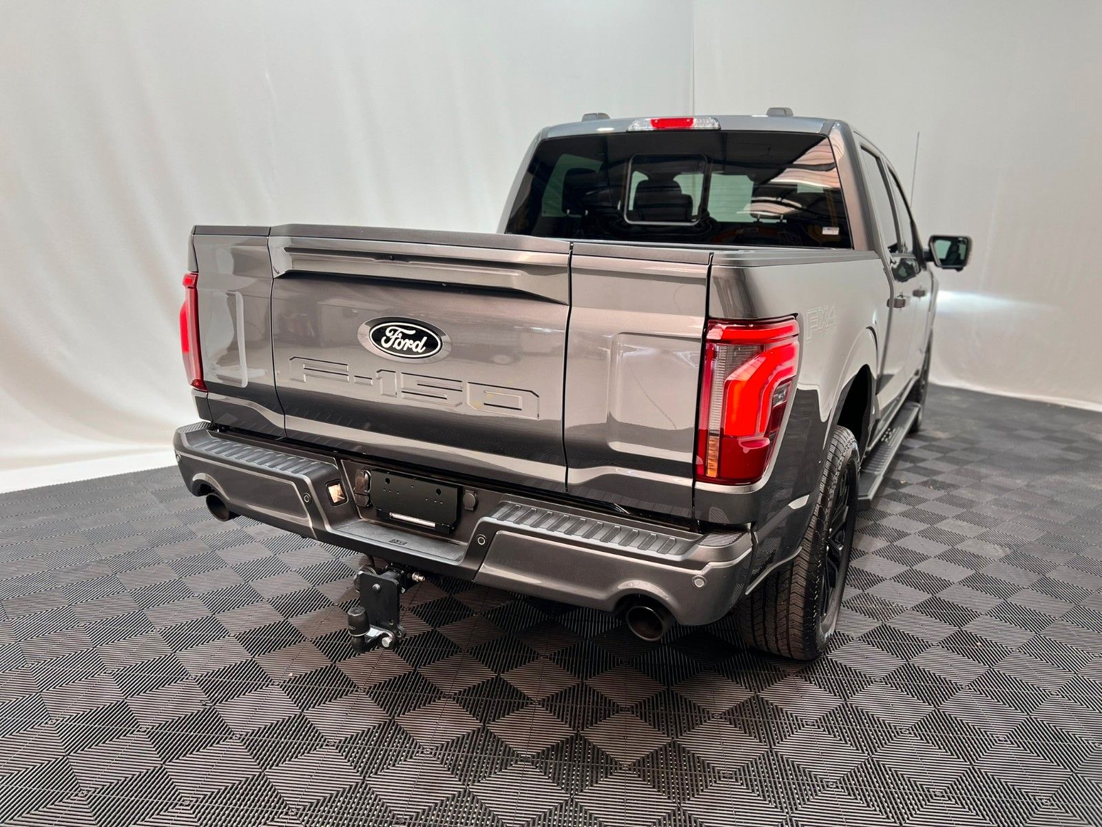 Fahrzeugabbildung Ford F-150 Lariat 5.0L V8  5,5" Black Ed. MY25