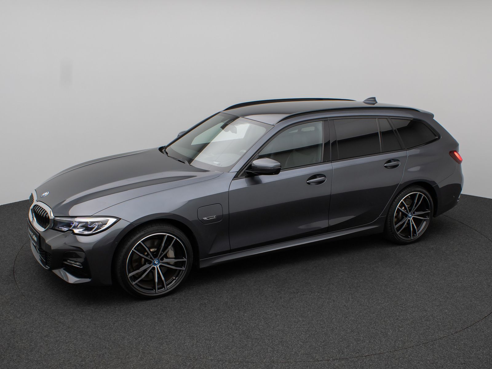 Fahrzeugabbildung BMW 330e M Sport Laser 360°HUD DAB Stop&Go Komfort