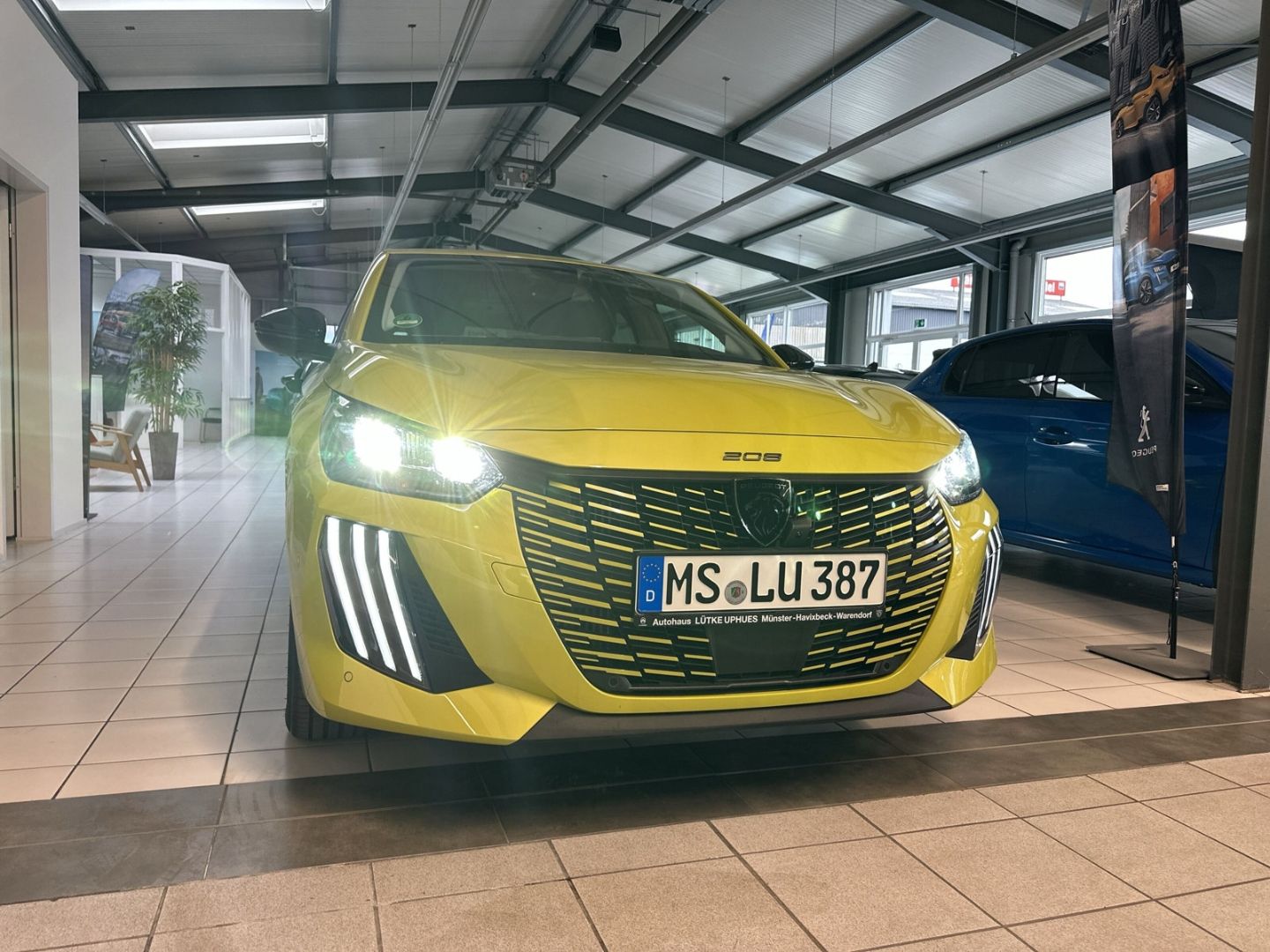 Fahrzeugabbildung Peugeot 208 Allure 1.2 PureTech 100 Navi 360 Kamera