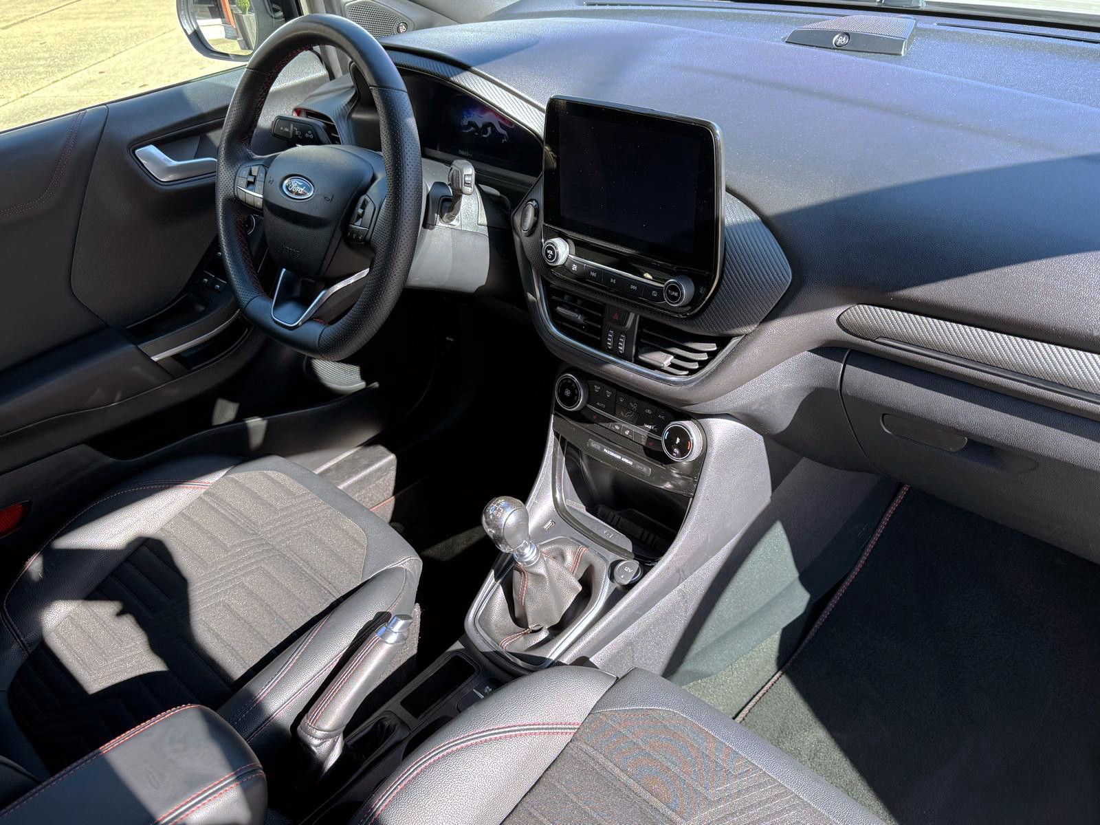 Fahrzeugabbildung Ford Puma 1.0 EcoBoost ST-Line KAM NAV ACC SHZ LED