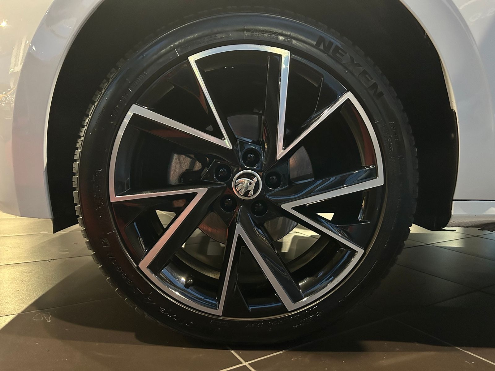 Fahrzeugabbildung SKODA Kamiq Monte Carlo AHK PANO LED NAVI