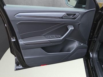 Fahrzeugabbildung Volkswagen T-Roc Style 1.5 TSI DSG IQ.Light AHK Klima Navi