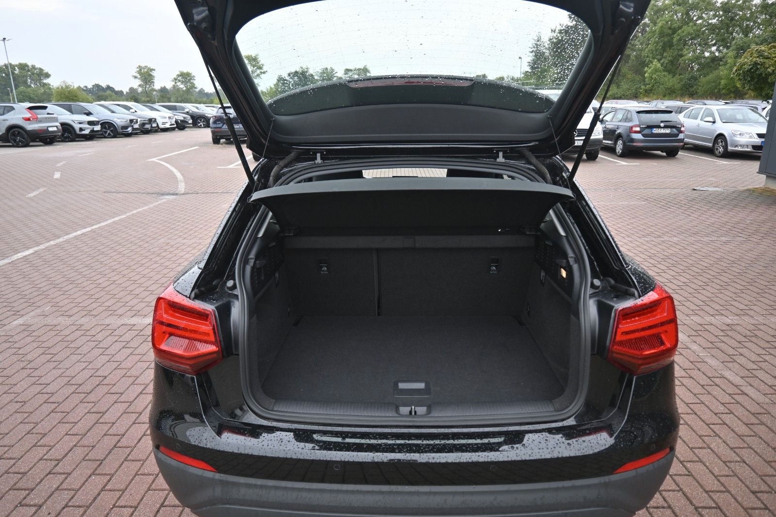 Fahrzeugabbildung Audi Q2 30 1.0 TFSI PDC*RFK*SHZG*LED*Allwetter*