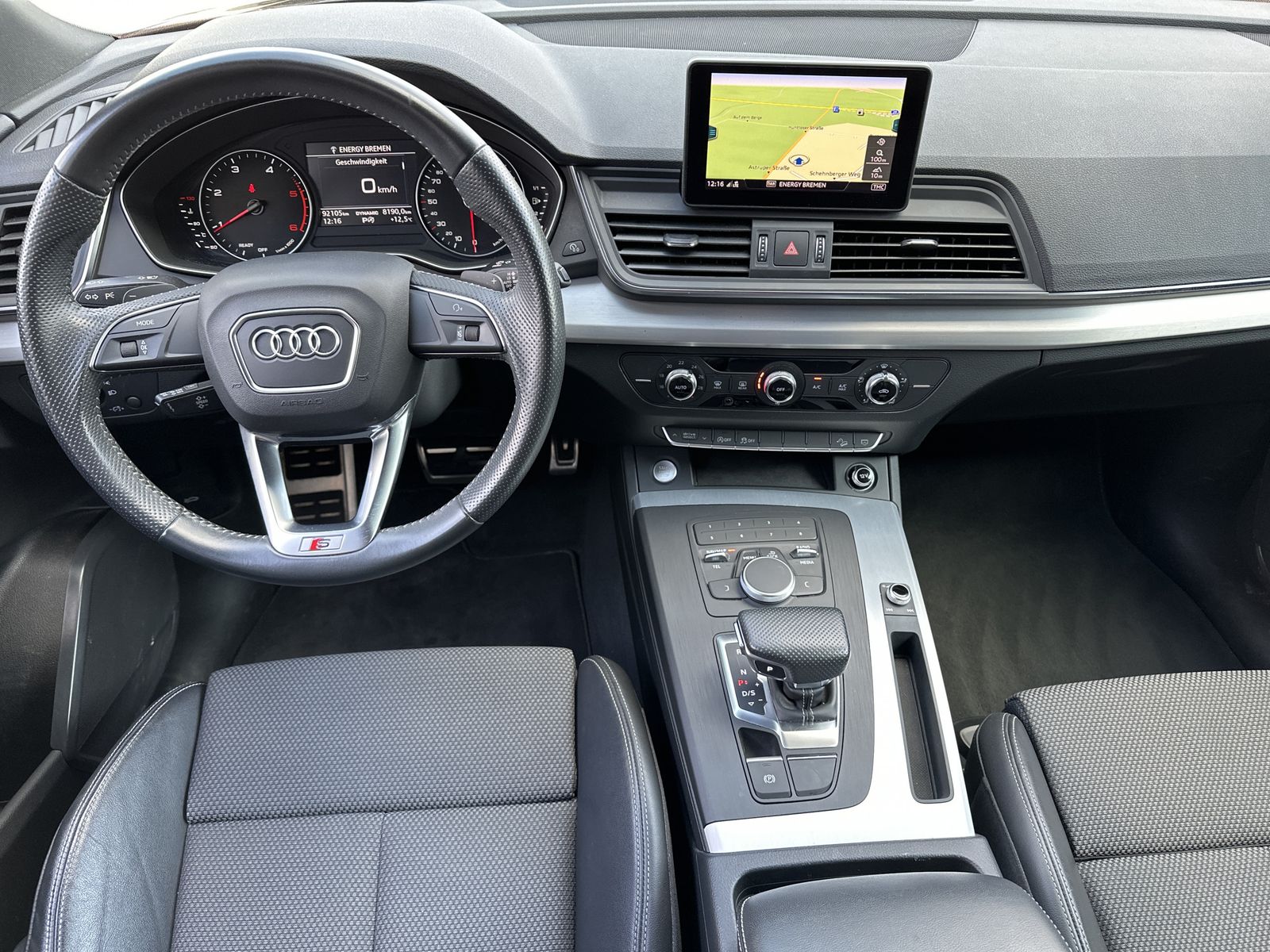 Fahrzeugabbildung Audi Q5 35 TDI S-Line NAV+XEN+AHK+STANDHEIZUNG+1HD+PP
