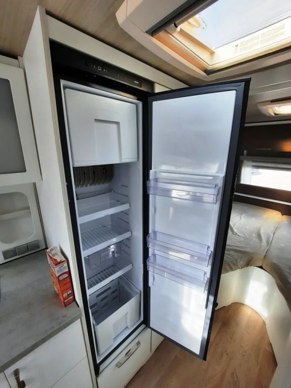 Fahrzeugabbildung HYMER / ERIBA / HYMERCAR Nova 530 Mover, Solar, Combi Heizung