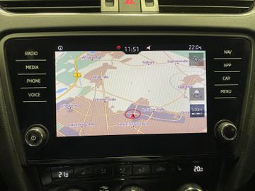 Fahrzeugabbildung SKODA Octavia Combi 1.5 TSI DSG Ambition+NAVI+TELEFON+