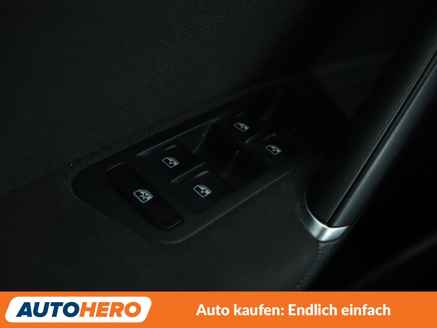 Volkswagen Golf VII 1.5 TSI ACT Sound*ACC*PDC*SHZ*