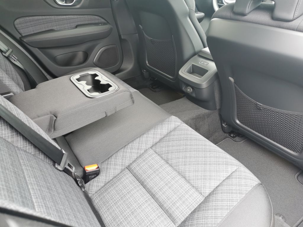 Fahrzeugabbildung Volvo V60 B3 B Core+LED+Kamera+BLIS+