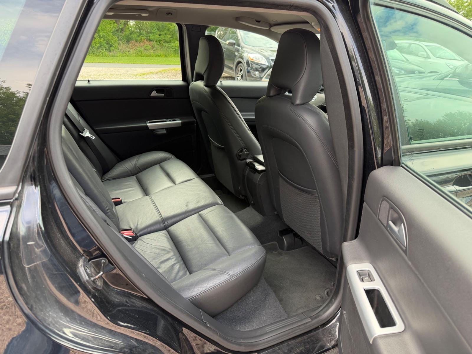 Volvo V50 2010 — photo 12
