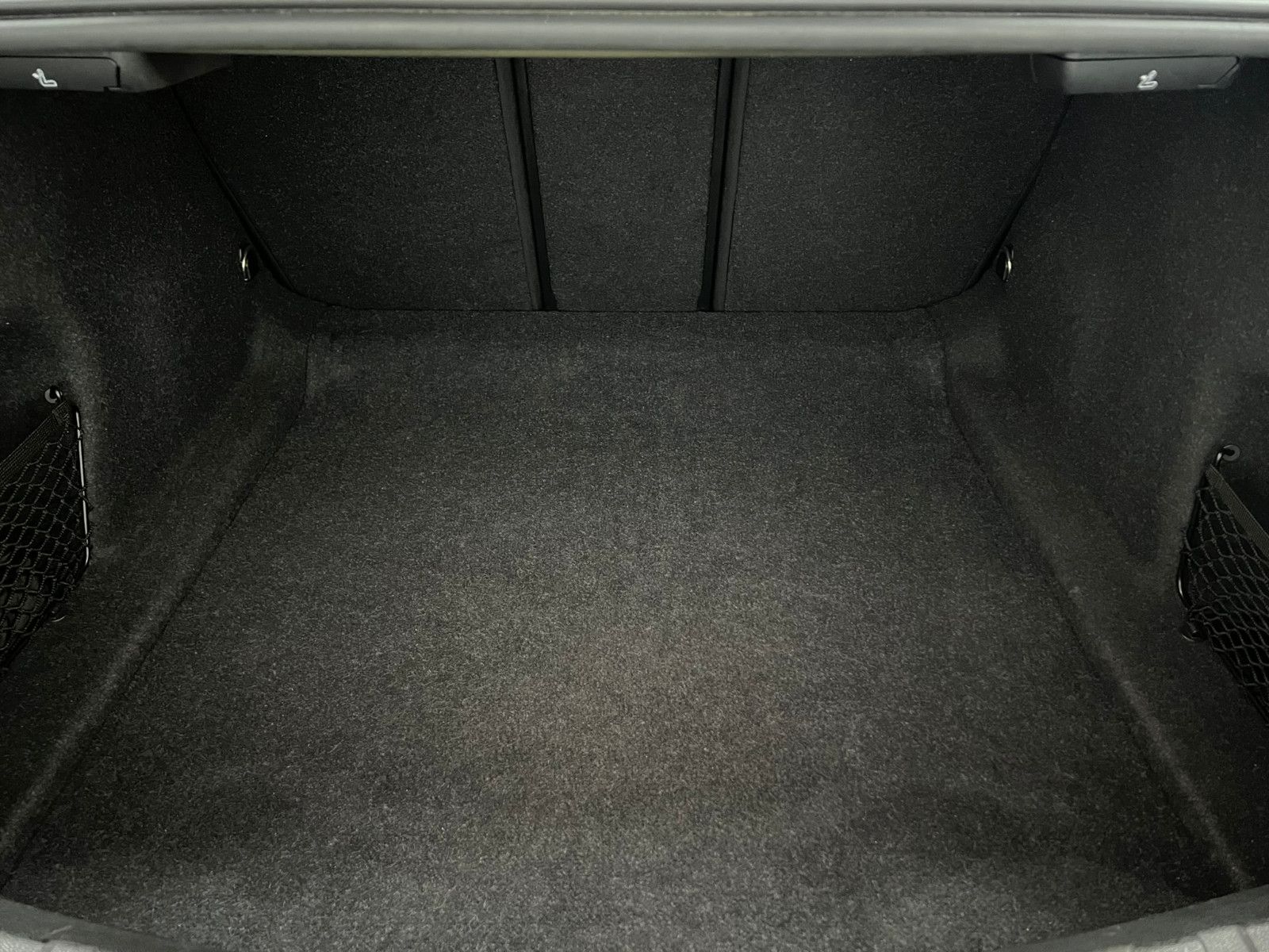 Fahrzeugabbildung BMW 330 i M Sport/LASER/eGSD/HuD/VRTL COCKPIT/DE FZG