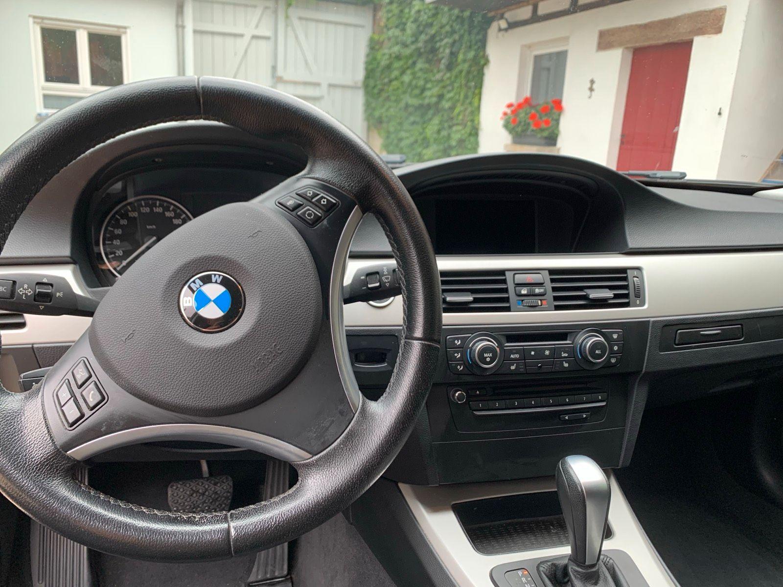 BMW 320 2012 — photo 7