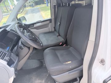 Volkswagen T6 Transporter - 11