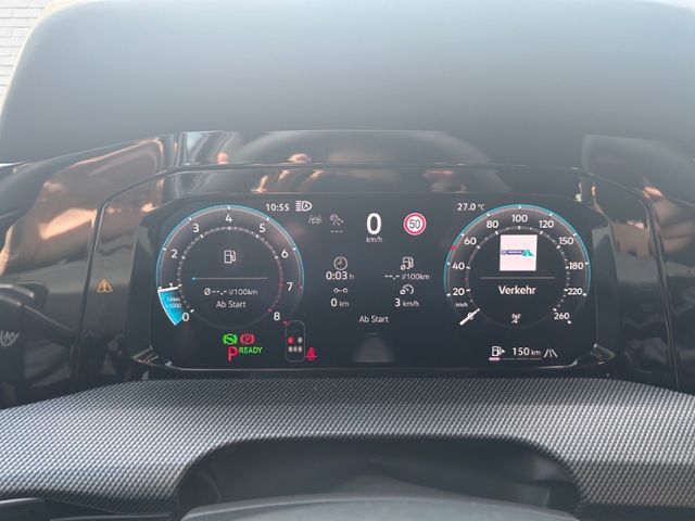 Fahrzeugabbildung Volkswagen Golf R-Line 1.5 eTSI 150 PS DSG NAVI LED RFK