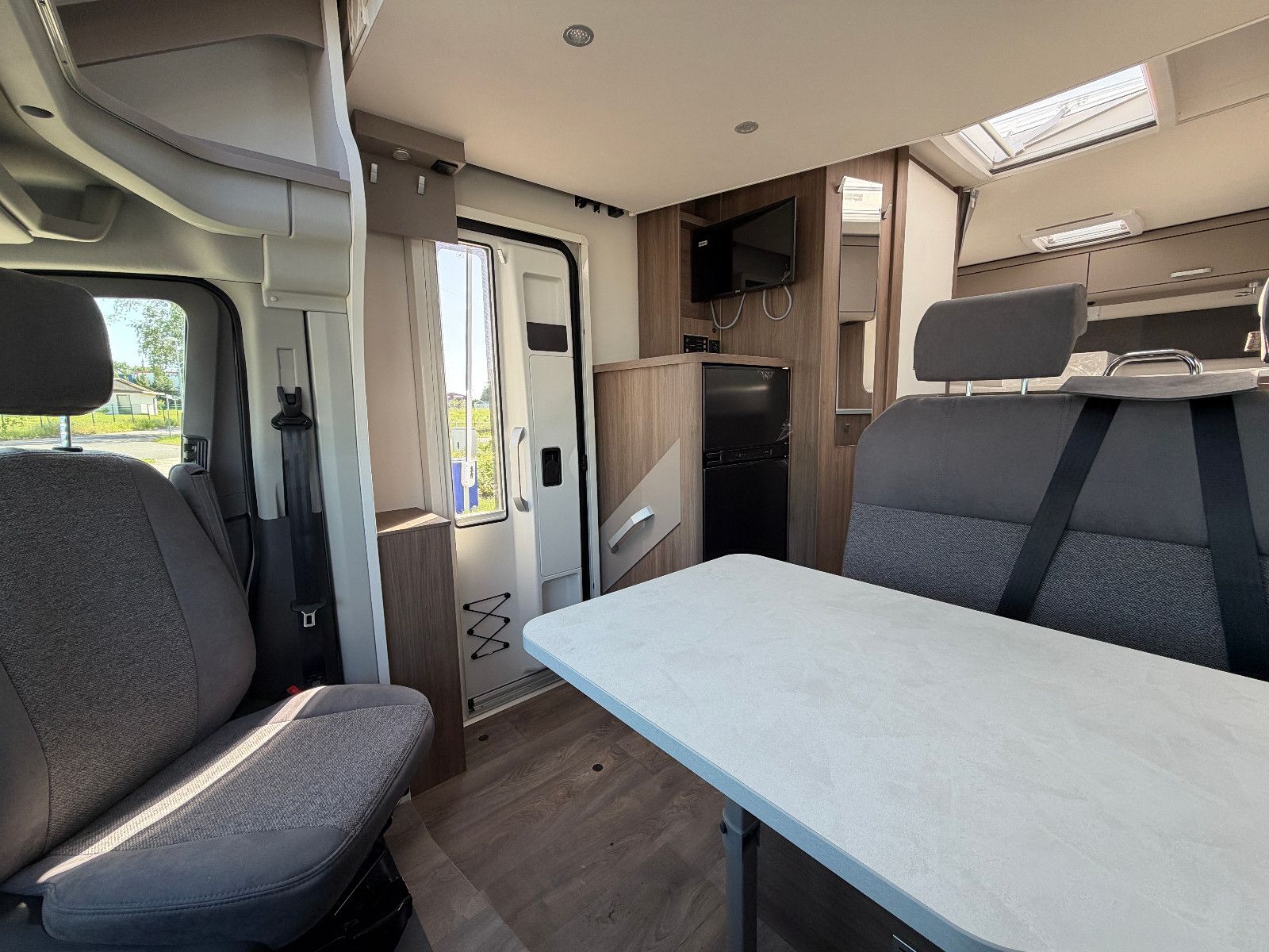 Fahrzeugabbildung Carado T338 Edition 26  - Sie paren über 12.000€
