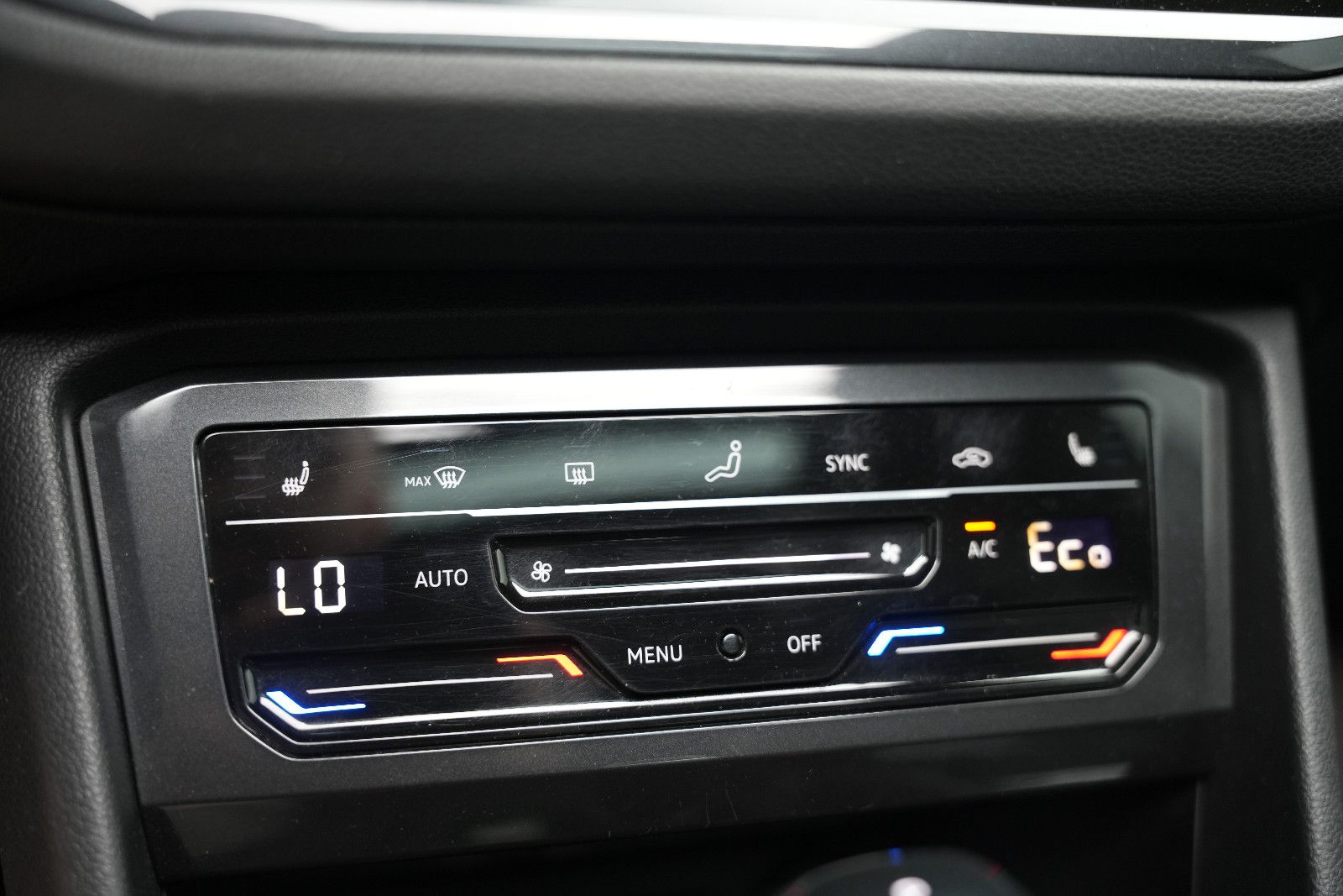 Fahrzeugabbildung Volkswagen Tiguan R-Line Hybrid *Panorama*360°Kam*Virtual