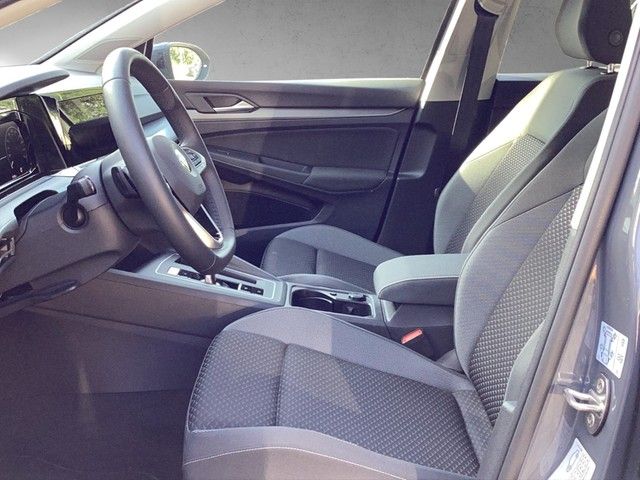 Fahrzeugabbildung Volkswagen Golf VIII Active eTSI DSG LED Navi AID ACC RFK S