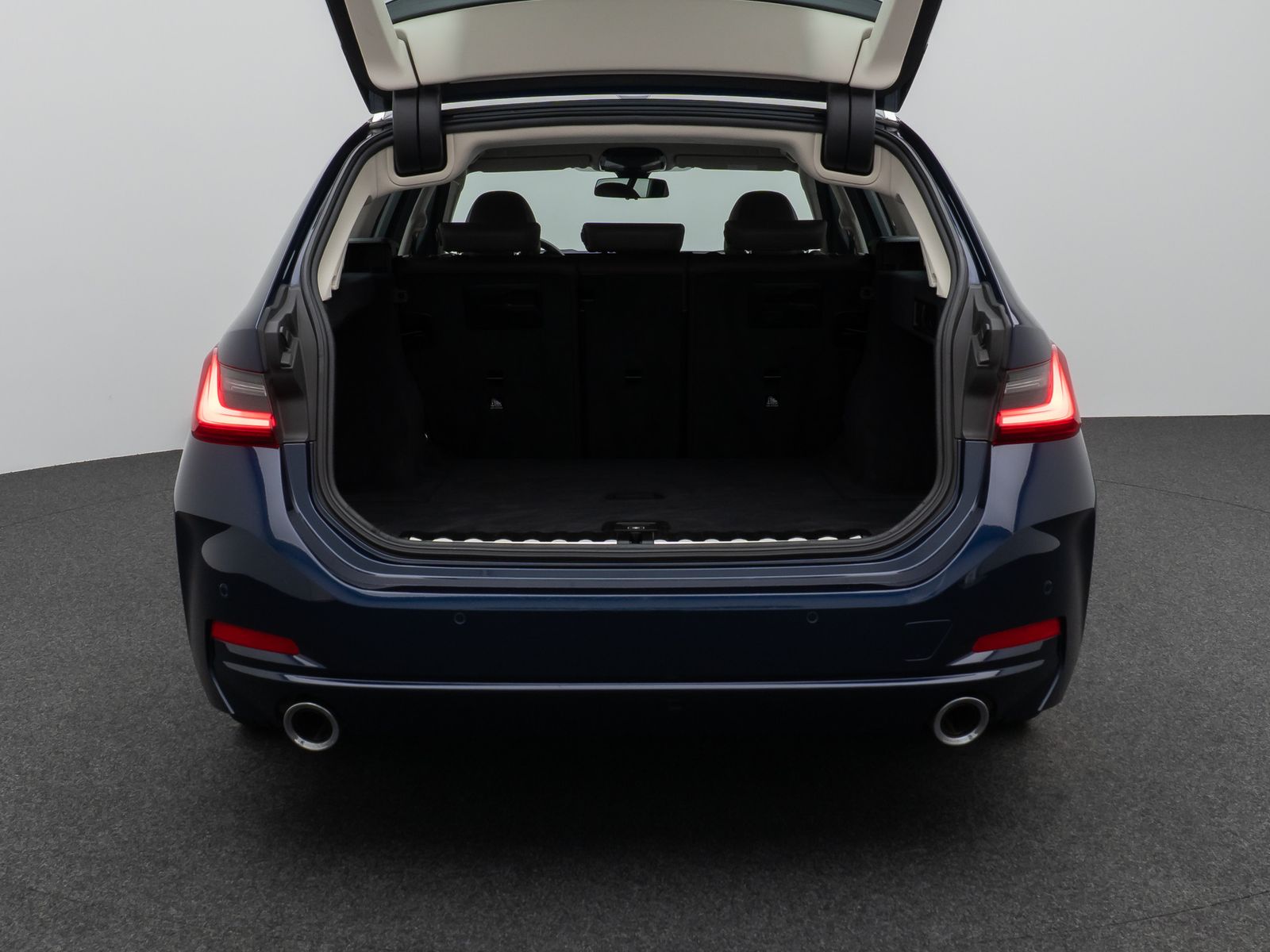 Fahrzeugabbildung BMW 320d xD Kamera HUD DAB Komfort Sport Individual