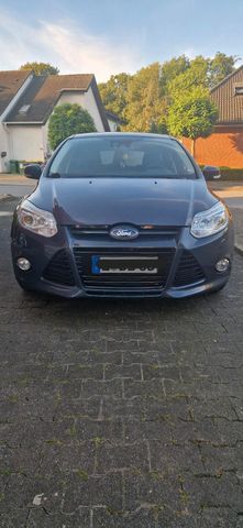 Ford Focus 2.0TDCI DPF Titanium/AHK/Voll