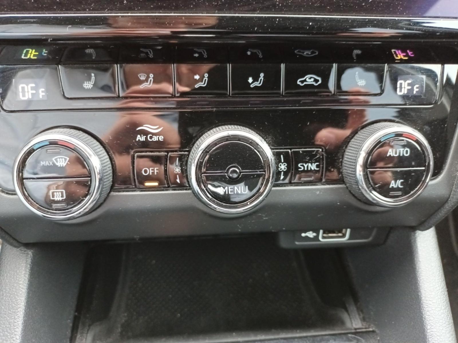 Skoda Octavia Combi Style 2.0 TSI Style*ACC*AHK*KLI...