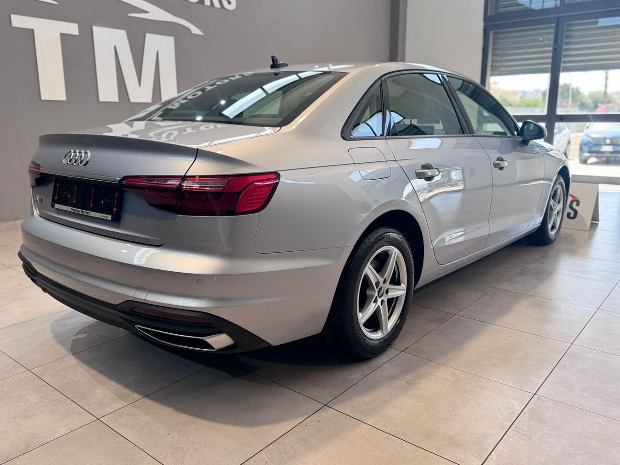Audi A4 - 1
