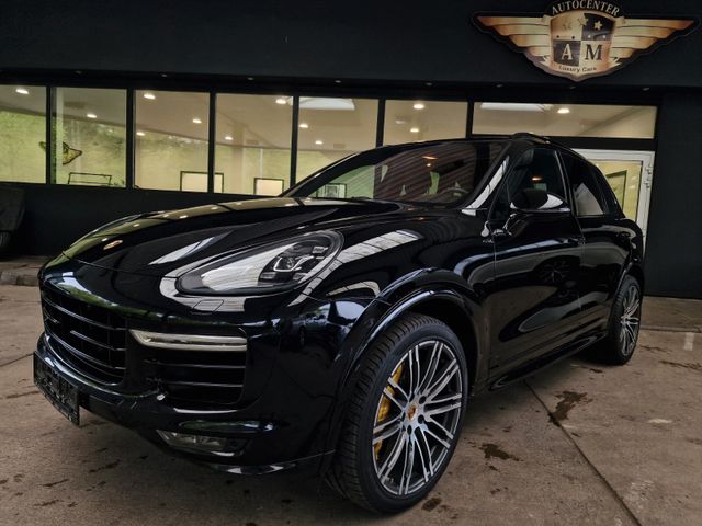 Porsche Cayenne Turbo S SPORT/KAMERA/PANO/BURMESTER/21"