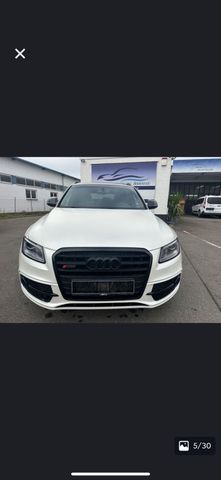 AUDI Audi SQ5 Plus
