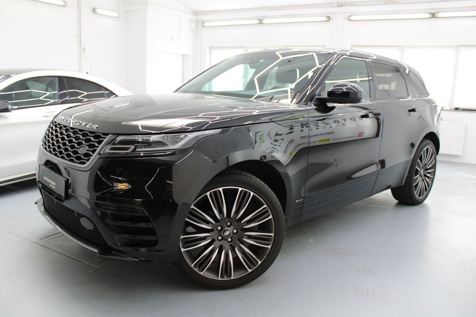 Land-Rover Land Rover Range Rover Velar R Dynamic SE Pano/Mer