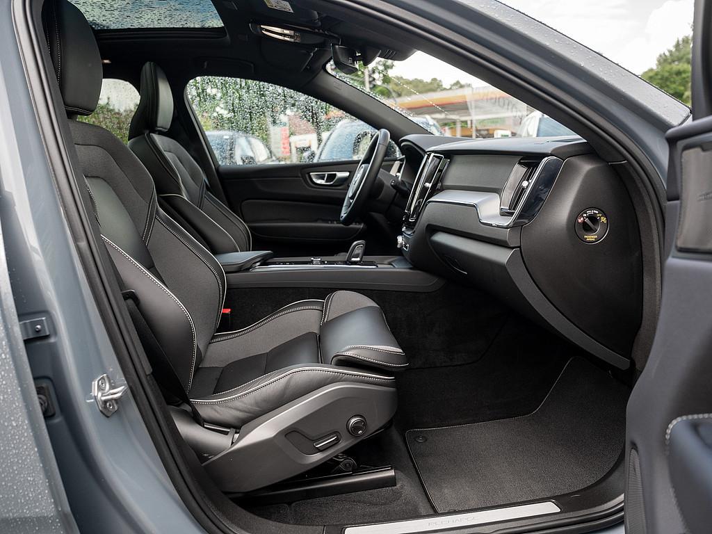 Volvo XC60 T6 R Design Recharge AWD STANDHZ PANO 360°