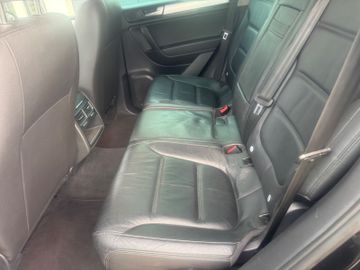 Volkswagen Touareg - 11