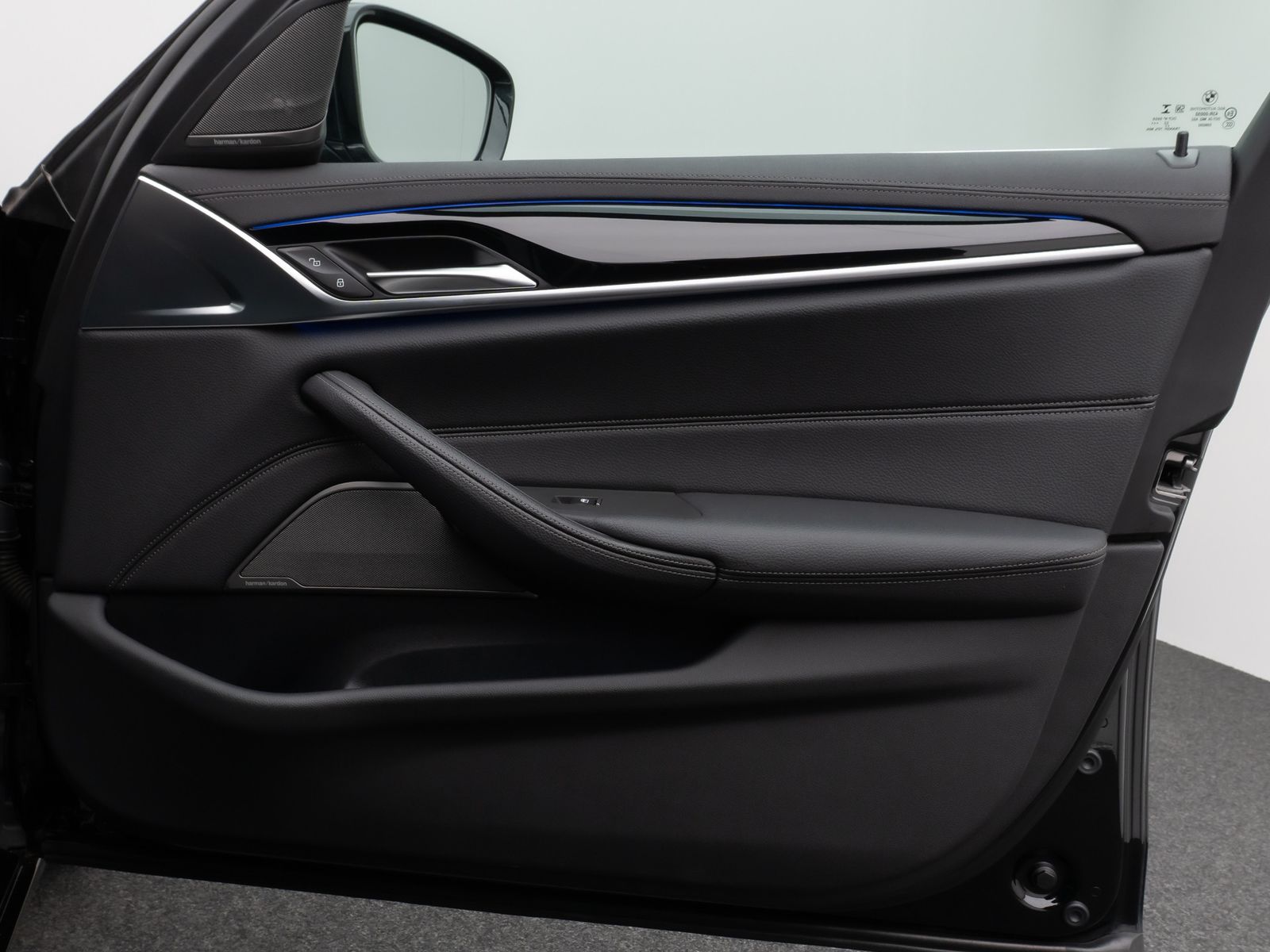Fahrzeugabbildung BMW 530d xD  Luxury Line Kamera DAB H/K Lenkrhzg AHK