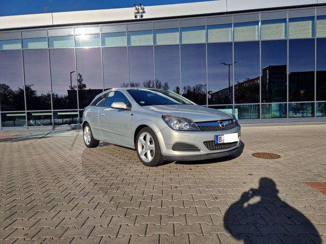 Opel Astra H 1.4 GTC