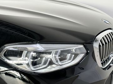 Fahrzeugabbildung BMW X3 sD30i xLine SAG Panorama Kamera HUD HiFi LED