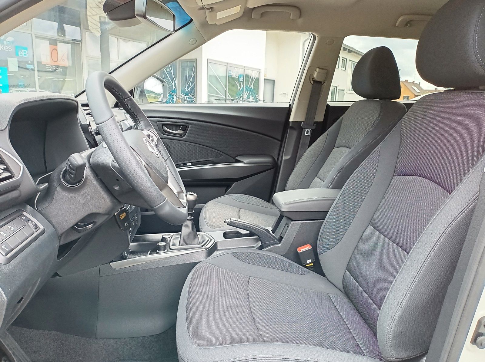 Fahrzeugabbildung KGM TIVOLI NOMAD+SH+KLIMAANLAGE+R.-KAMERA+10.25 ZOLL