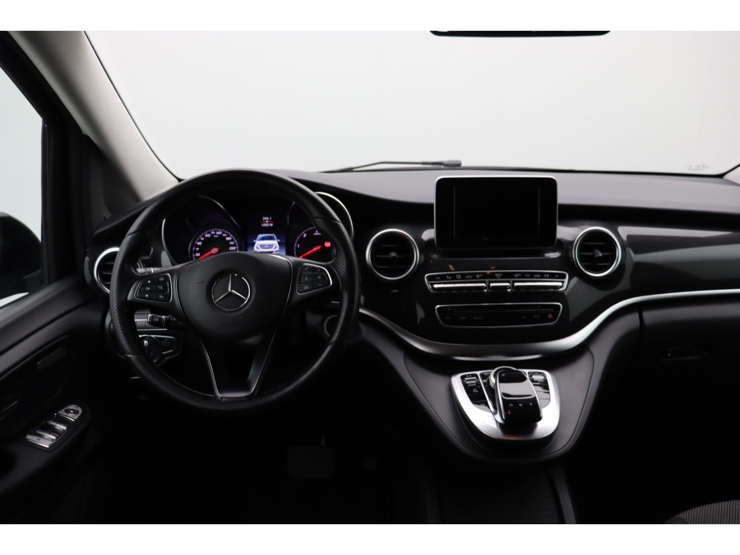 Fahrzeugabbildung Mercedes-Benz V 250 EDITION lang AHK LED Totwinkelassistent 3-