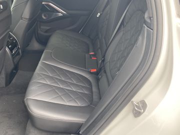 BMW X6 M60 - 11