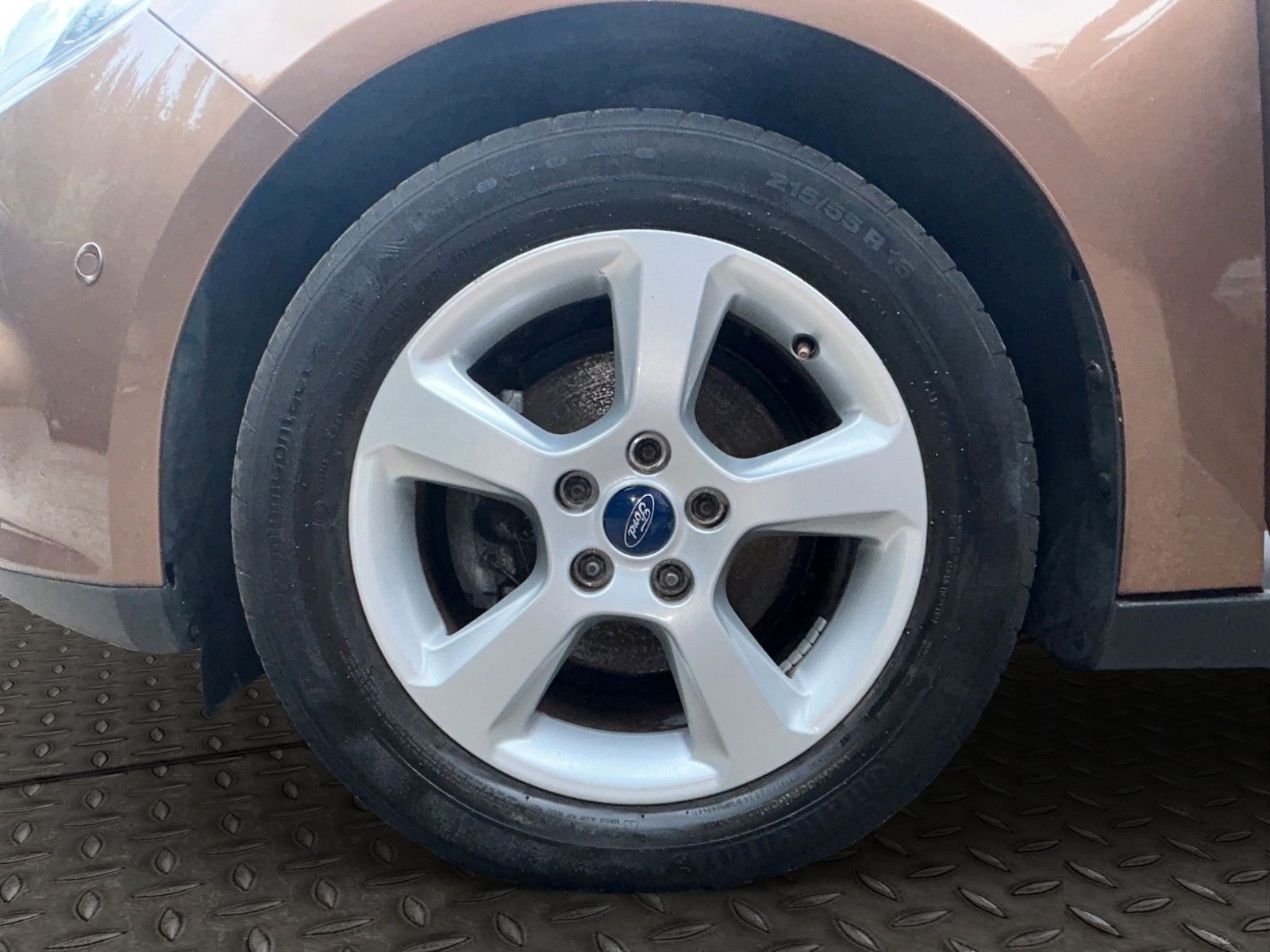 Fahrzeugabbildung Ford Focus Turnier Sync/TÜV, Service&Zahnriemen Neu /