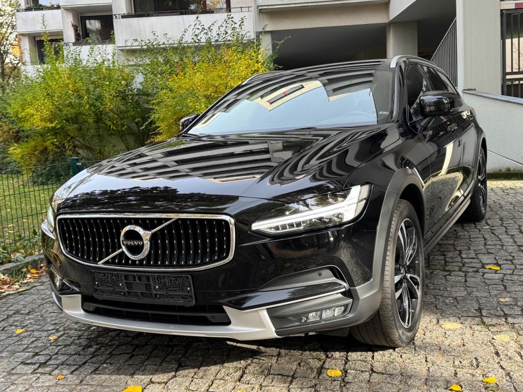 Volvo V90 Cross Country