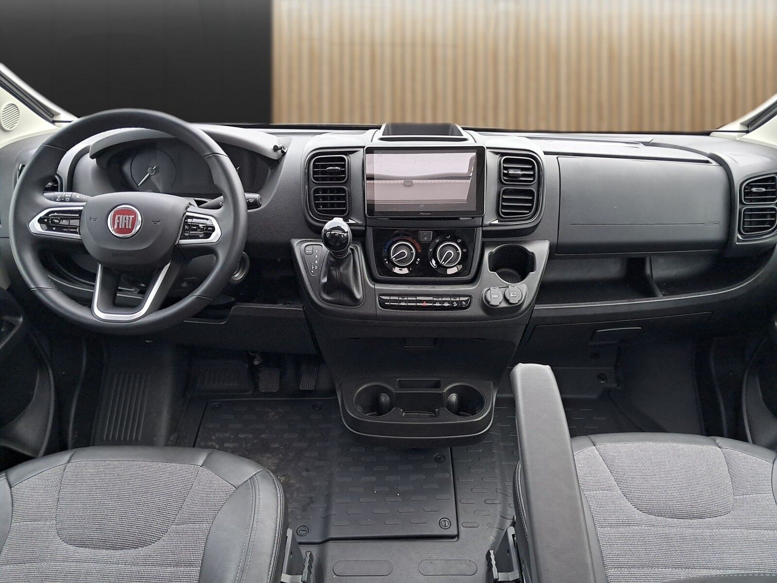 Fahrzeugabbildung Adria Twin Supreme 600 SBX Markise,AHK,Navi,RK