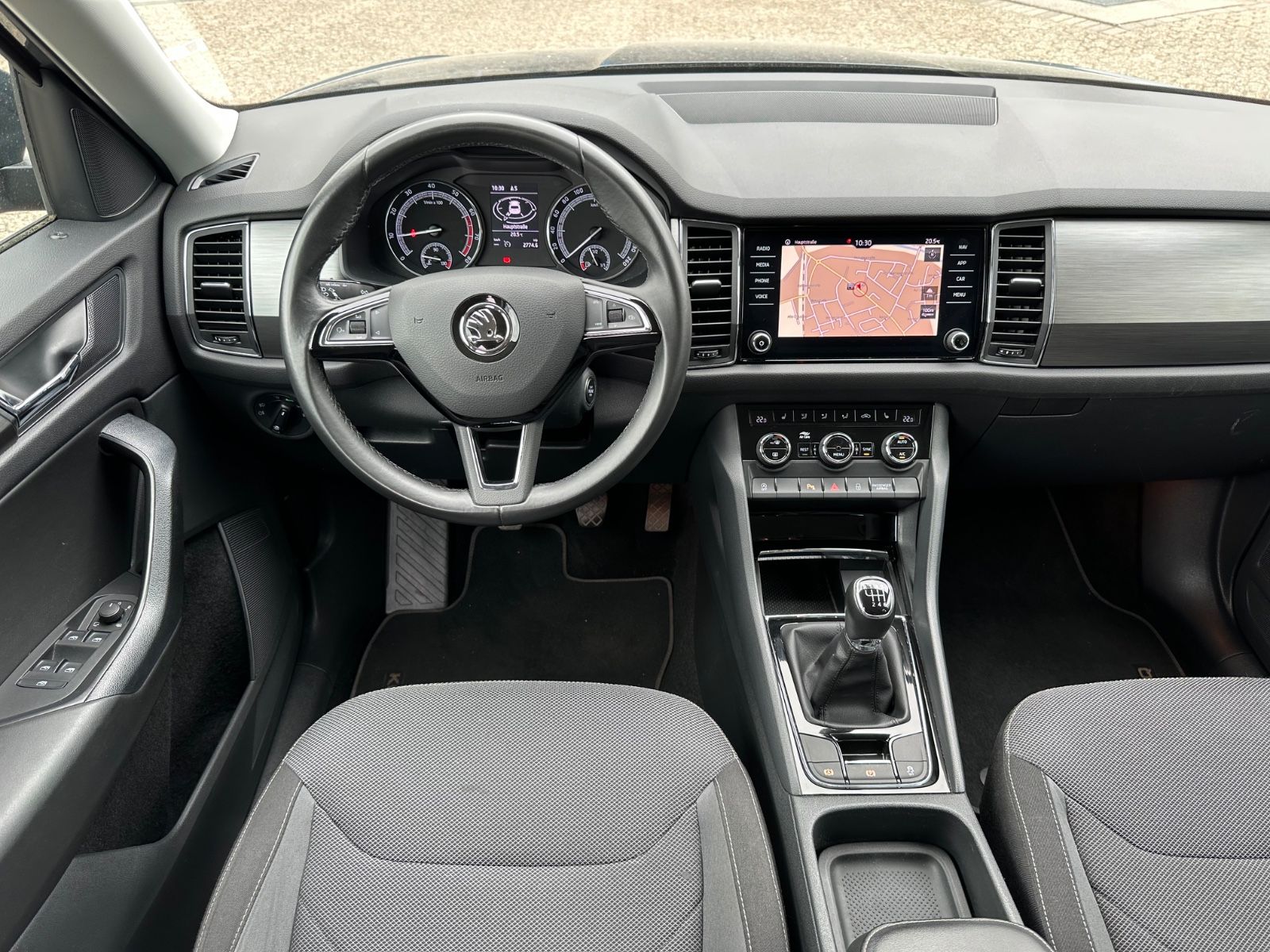 Fahrzeugabbildung SKODA Kodiaq 1.5 TSI Ambition LED/Navi/SHZG/18"