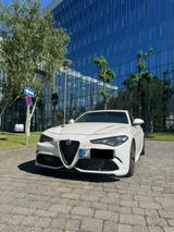 Alfa Romeo Giulia Quadrifoglio, KEIN OPF, FACELIFT - Alfa Romeo Giulia in Frankfurt (Main)