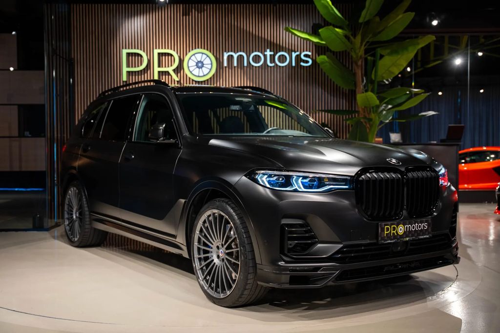 Image of BMW X7