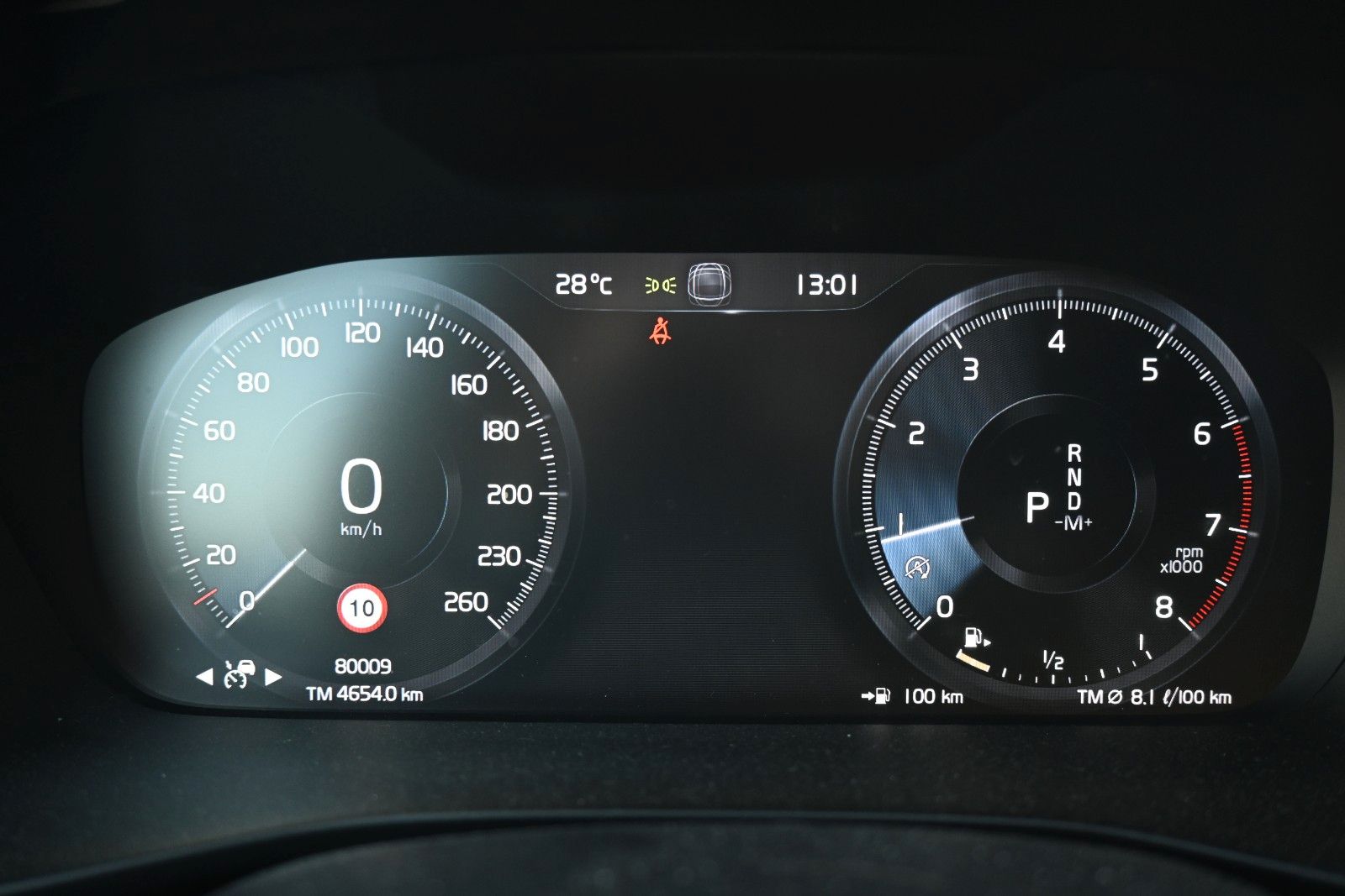 Fahrzeugabbildung Volvo XC40 T4 FWD Autom. R-Design*FSHZG*H&K*RFK*ACC*