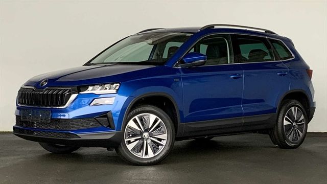 Skoda Karoq 1,5 TSI DSG AHK schw. LED Einparkhilfe 