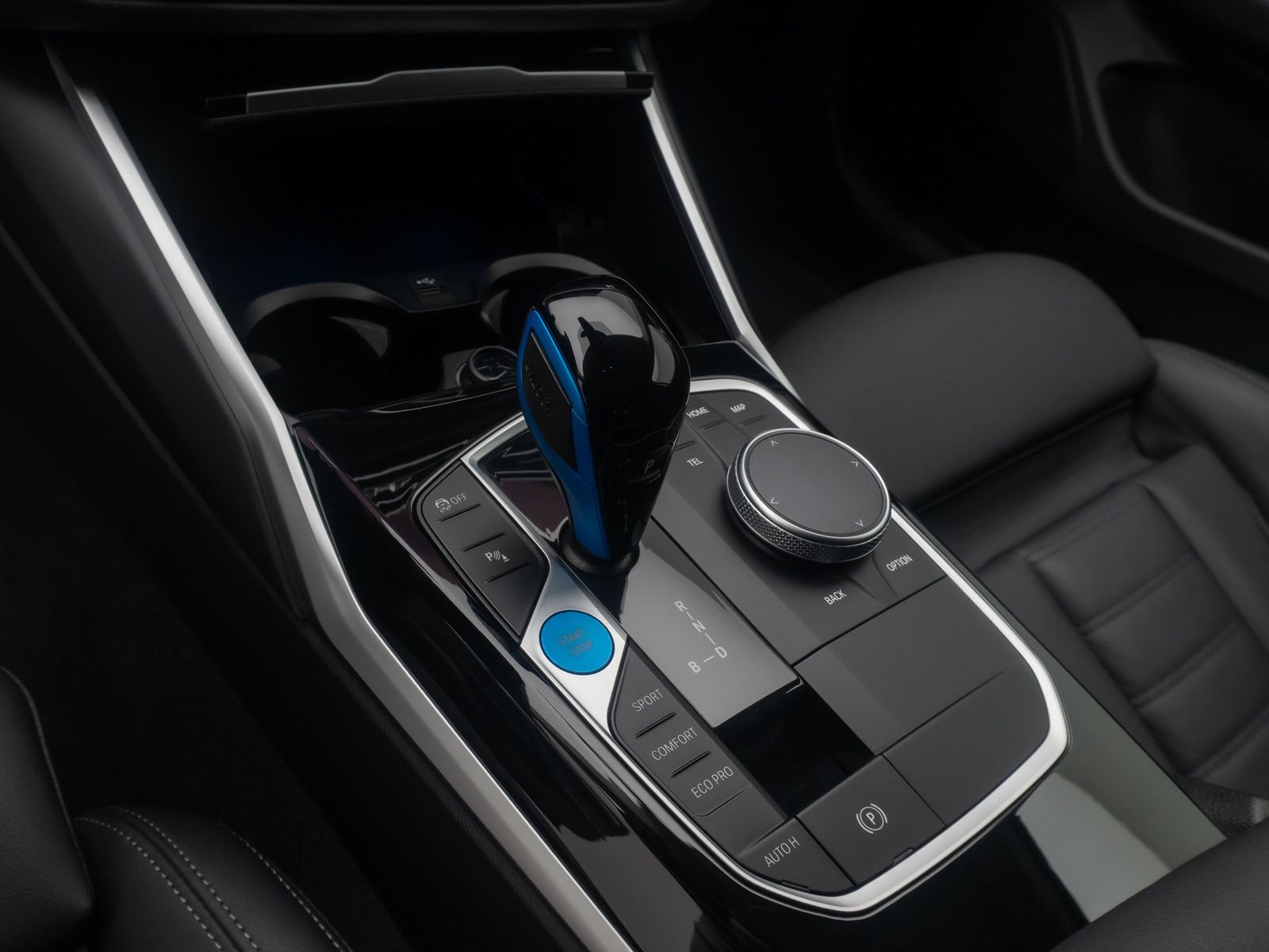 Fahrzeugabbildung BMW i4 eD40 GC HiFi Alarm Kamera HUD Leder 19Zoll